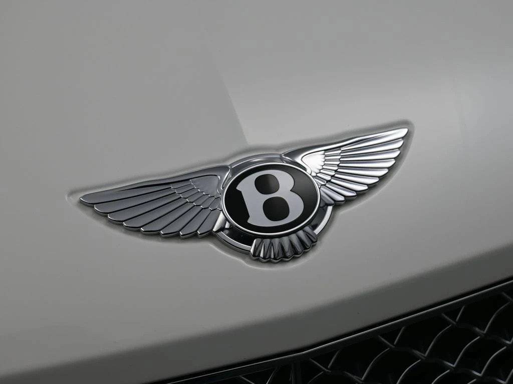 Certified 2023 Bentley Bentayga Plug-In Hybrid AWD/4WD image 13