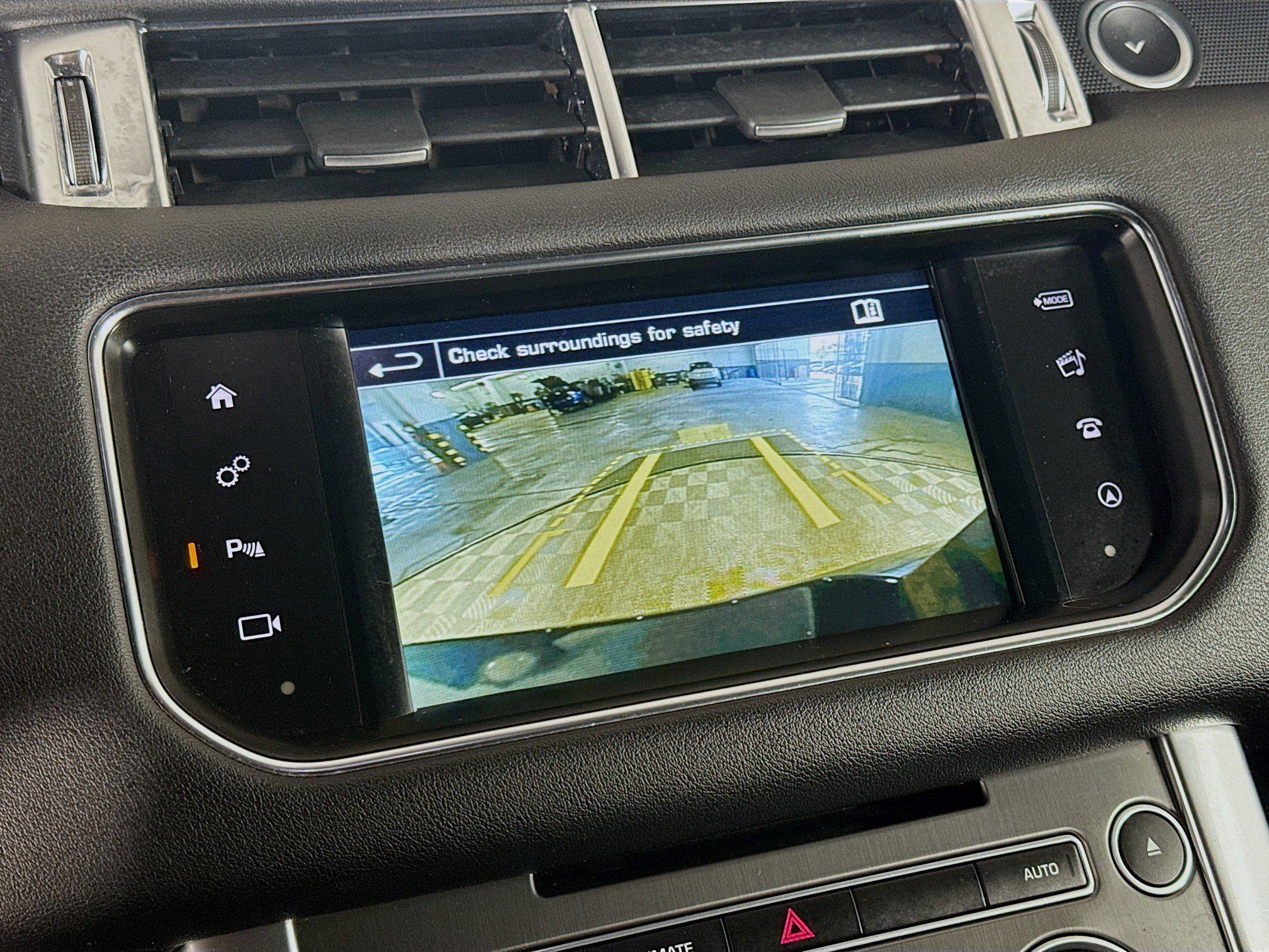 Used 2016 Land Rover Range Rover Sport SE image 19