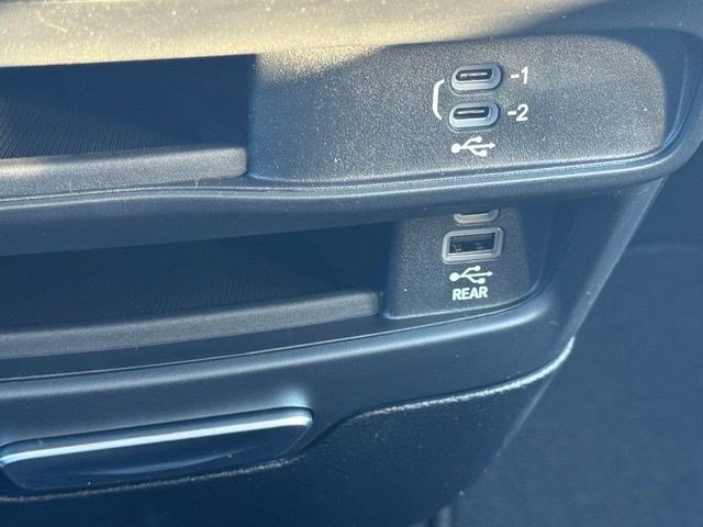 New 2026 Chrysler Pacifica Select image 16