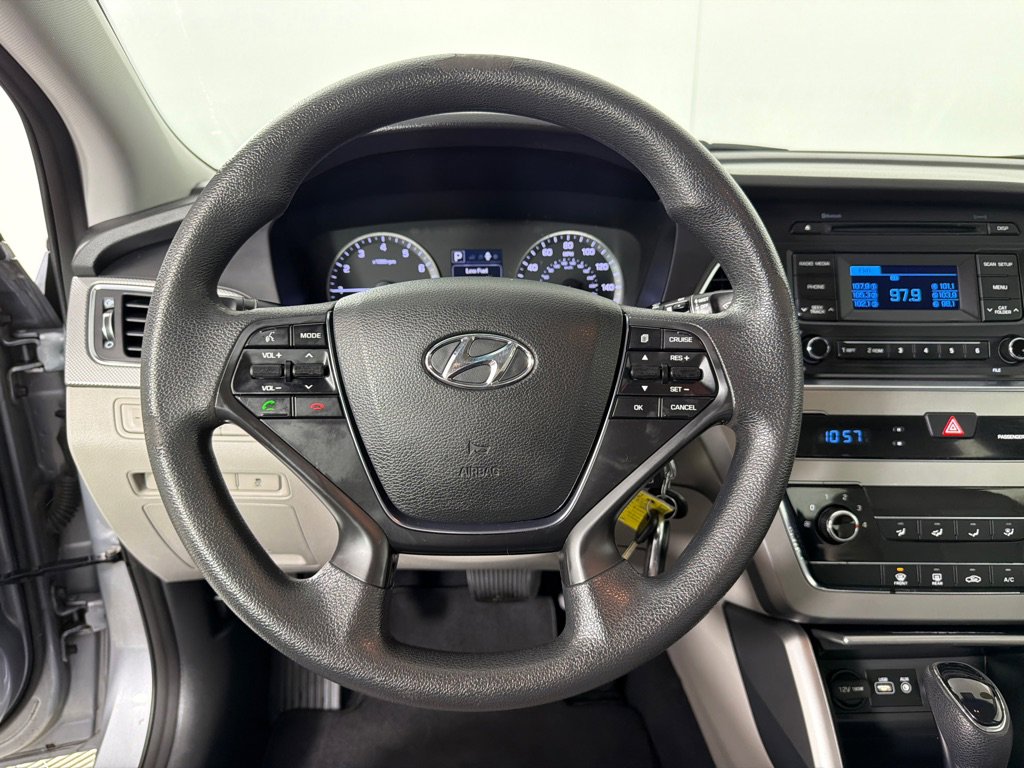 Used 2015 Hyundai Sonata SE FWD image 12