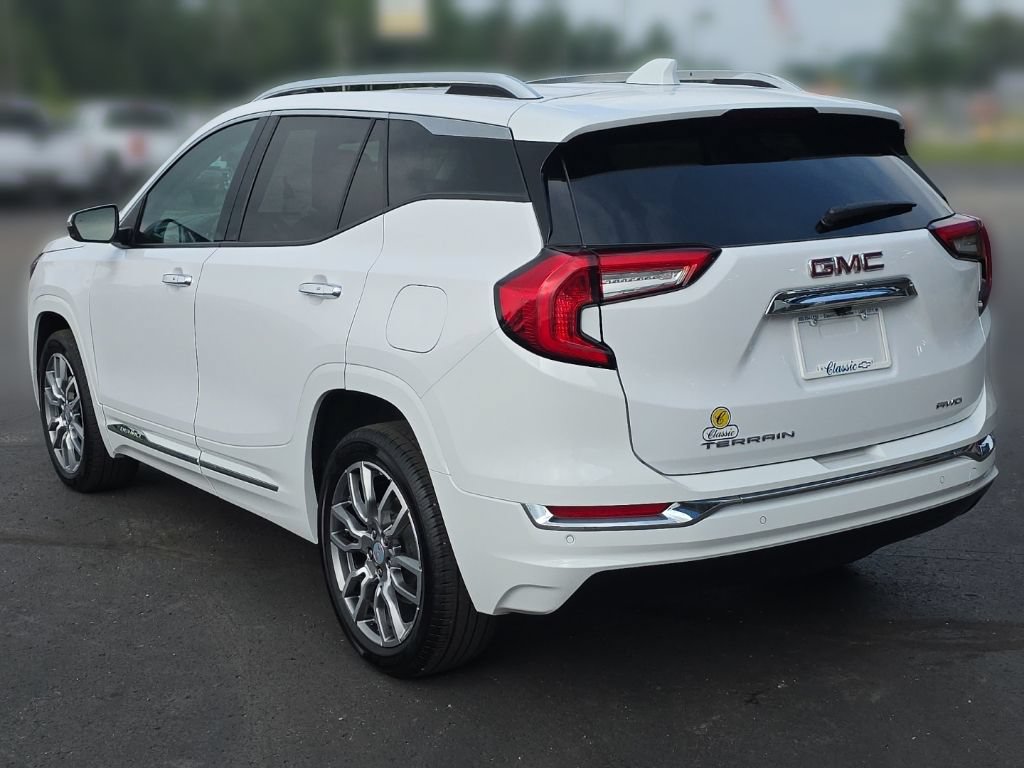 Used 2023 GMC Terrain Denali AWD/4WD image 4