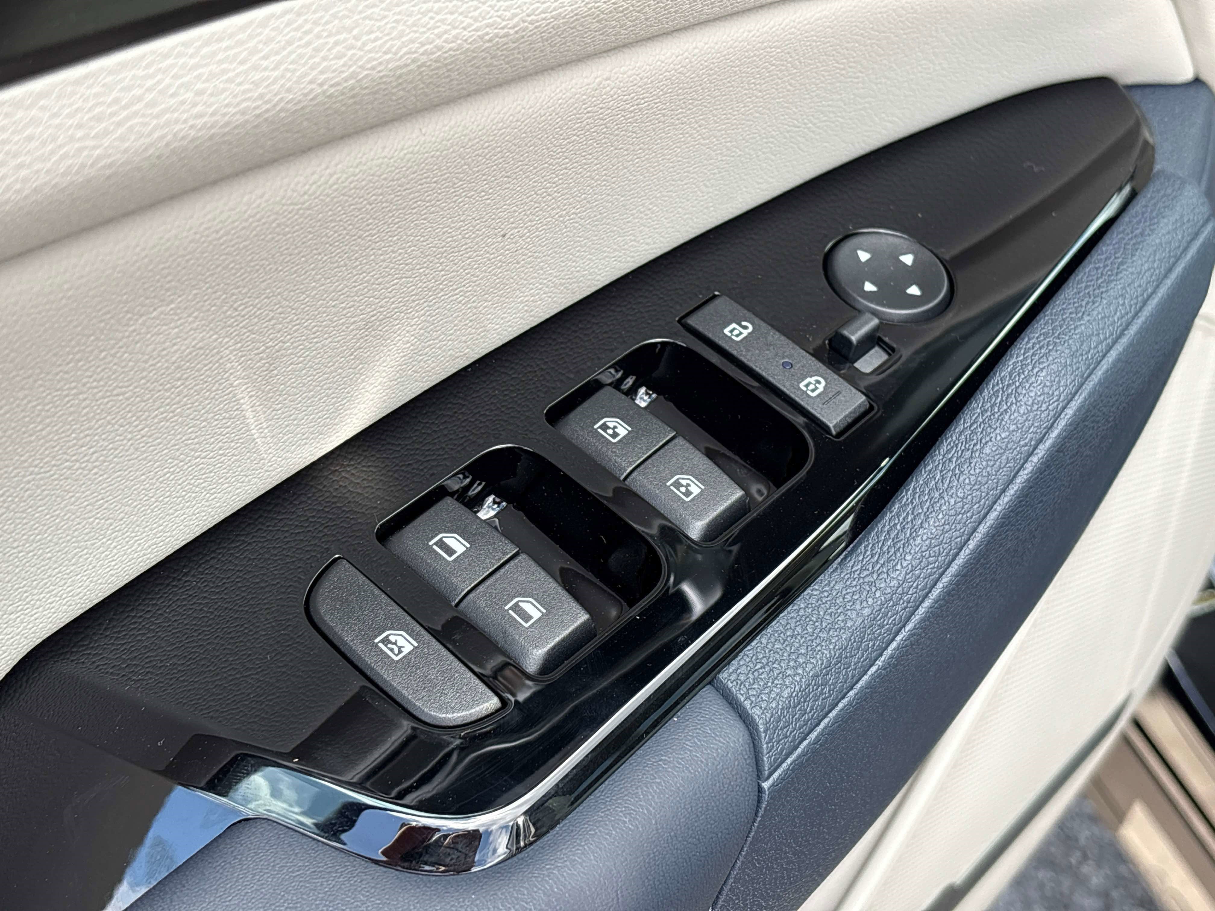 New 2025 Kia Sportage EX w/ EX Premium Package image 27