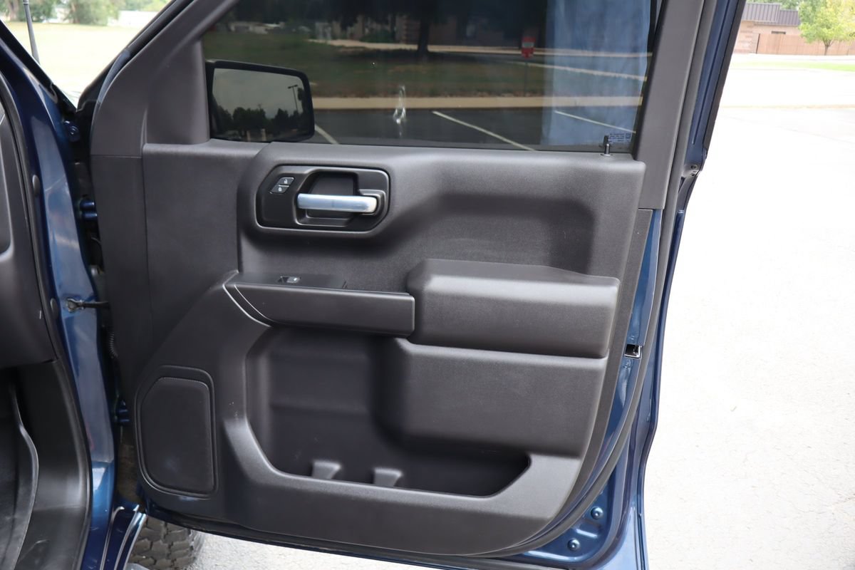 Used 2022 Chevrolet Silverado 1500 Custom AWD/4WD image 26