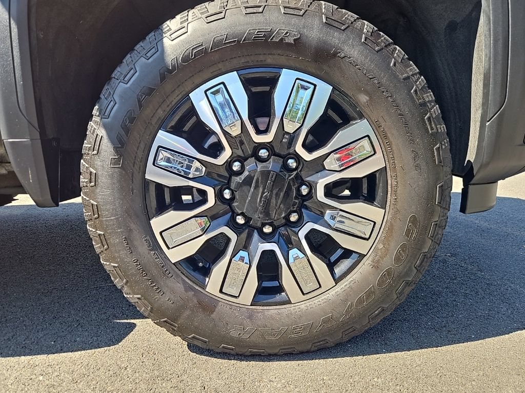 Used 2024 GMC Sierra 2500 Denali w/ Denali Reserve Package AWD/4WD image 9