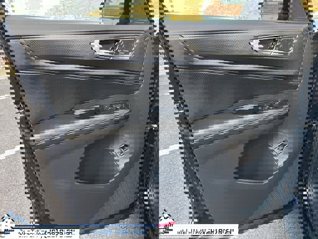 Used 2024 Volkswagen Atlas Cross Sport SEL Premium R-Line image 17