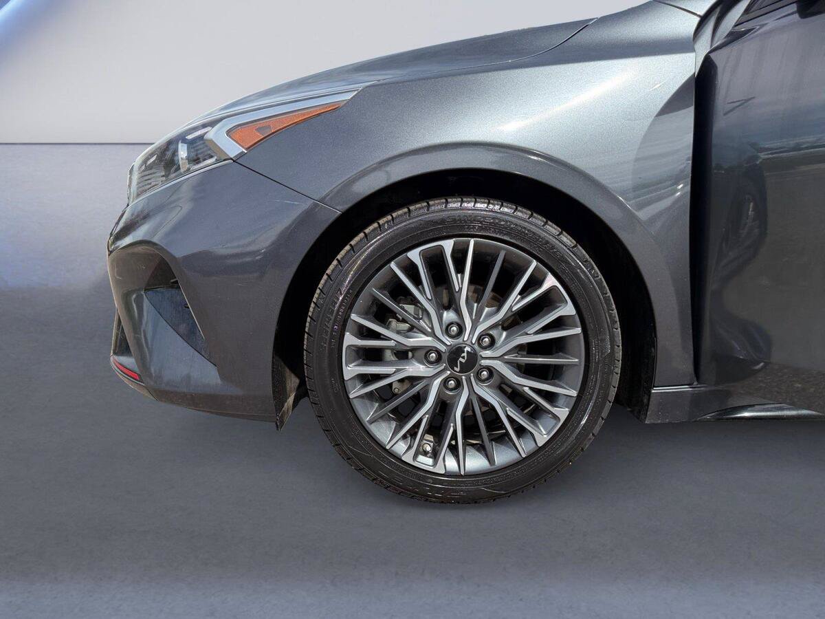 Used 2022 Kia Forte GT-Line w/ GT-Line Premium Package FWD image 14