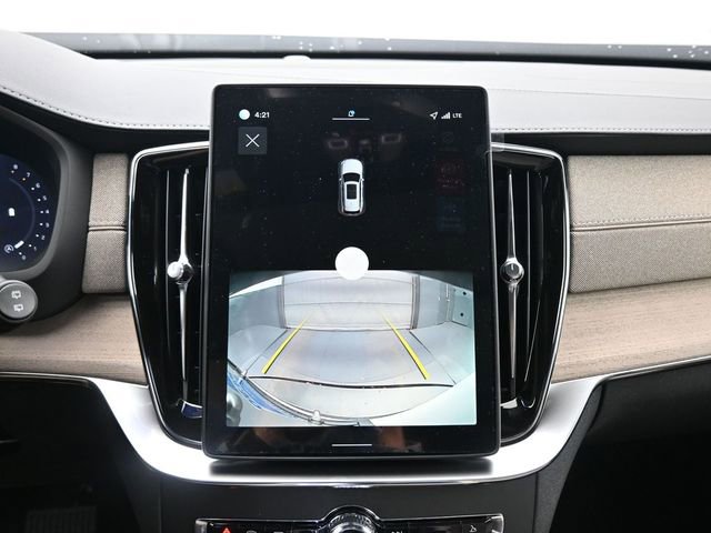 New 2026 Volvo XC90 B6 Core w/ Protection Package Premier image 21