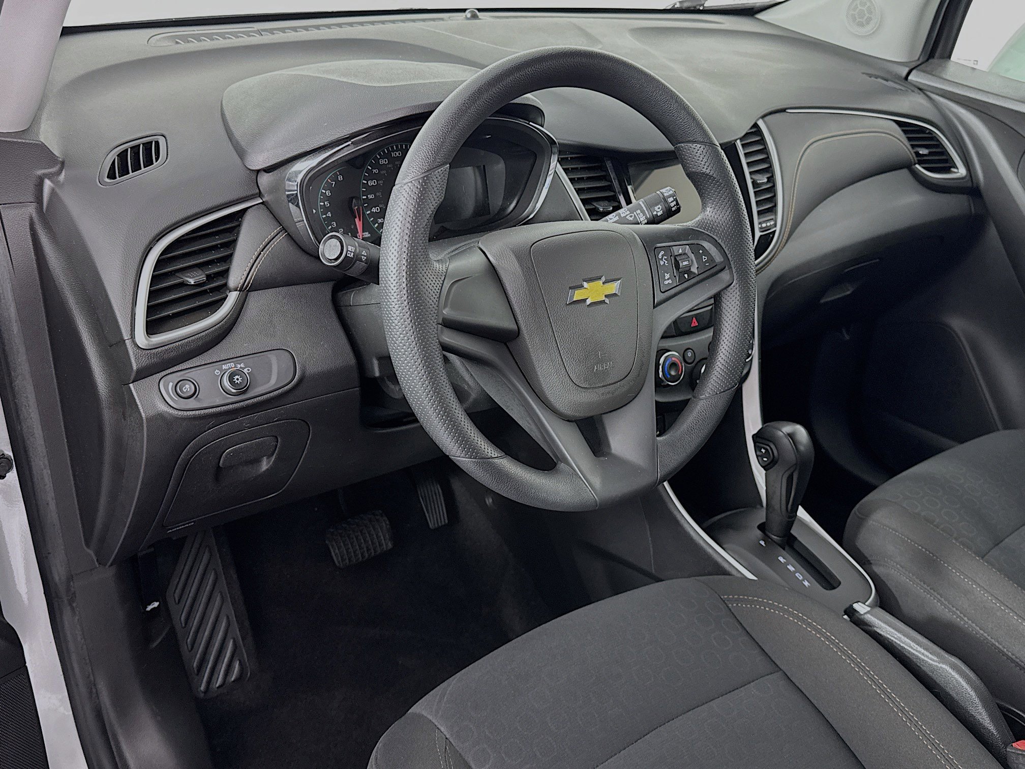 Used 2018 Chevrolet Trax LS image 9