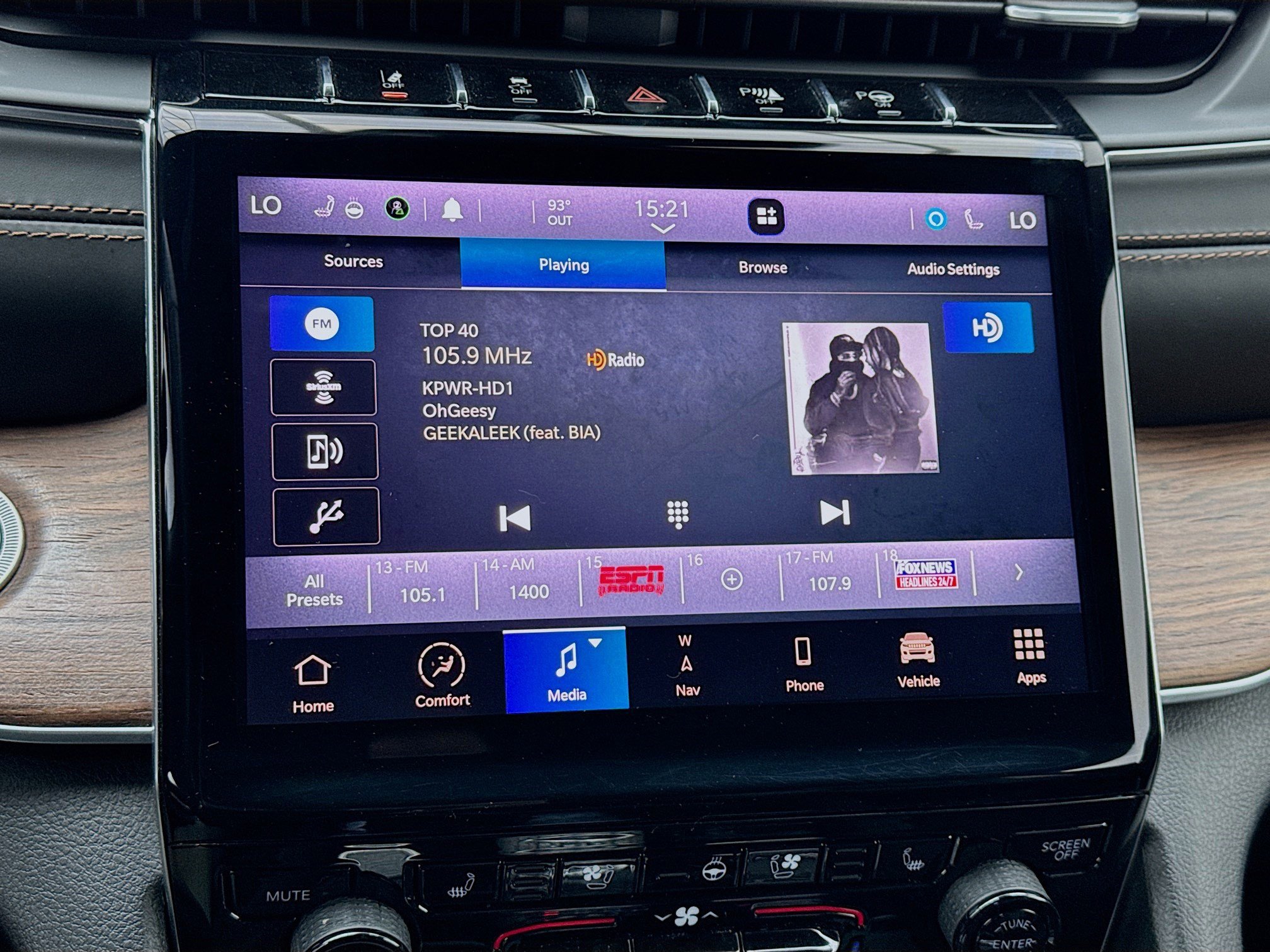 Used 2021 Jeep Grand Cherokee L Summit w/ Luxury Tech Group V image 11