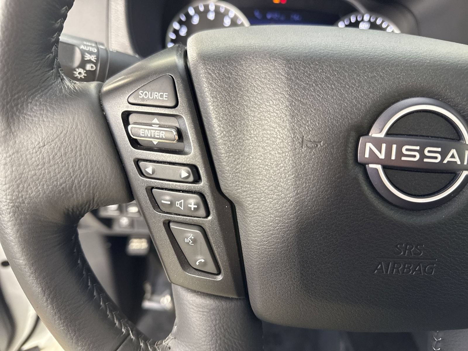 Used 2024 Nissan Frontier SL w/ Technology Package AWD/4WD image 13