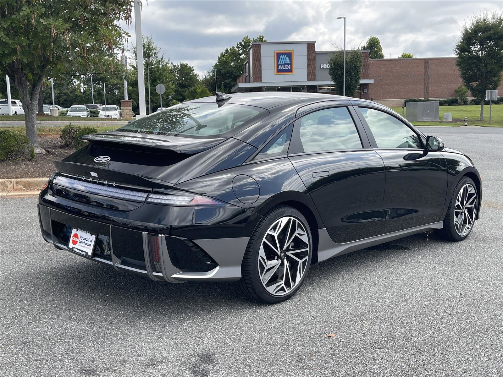 New 2025 Hyundai Ioniq 6 SEL image 4