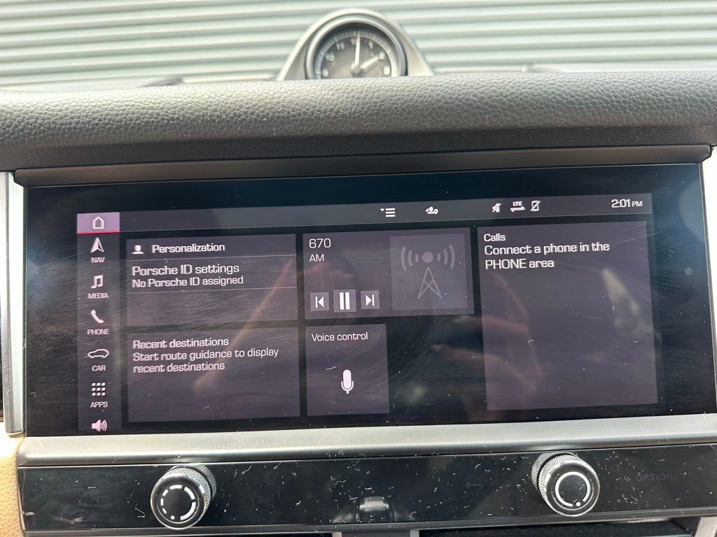 Certified 2023 Porsche Macan AWD/4WD image 30
