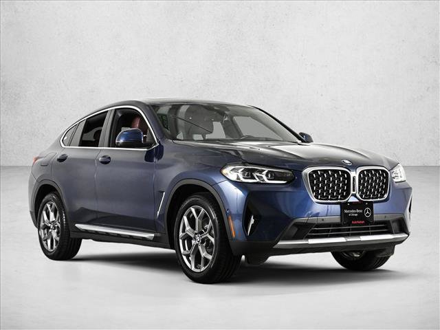 Used 2023 BMW X4 xDrive30i w/ Premium Package AWD/4WD image 3