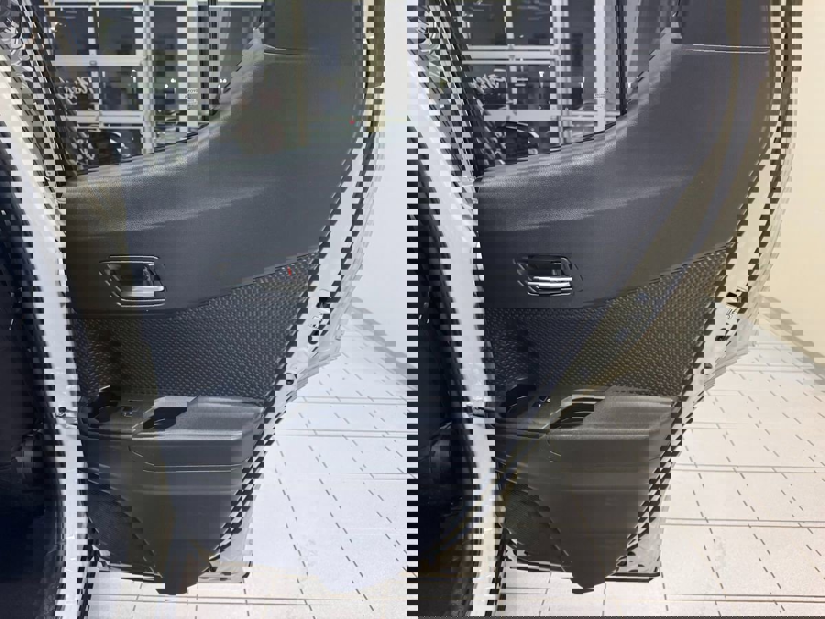 Used 2018 Toyota C-HR XLE image 40