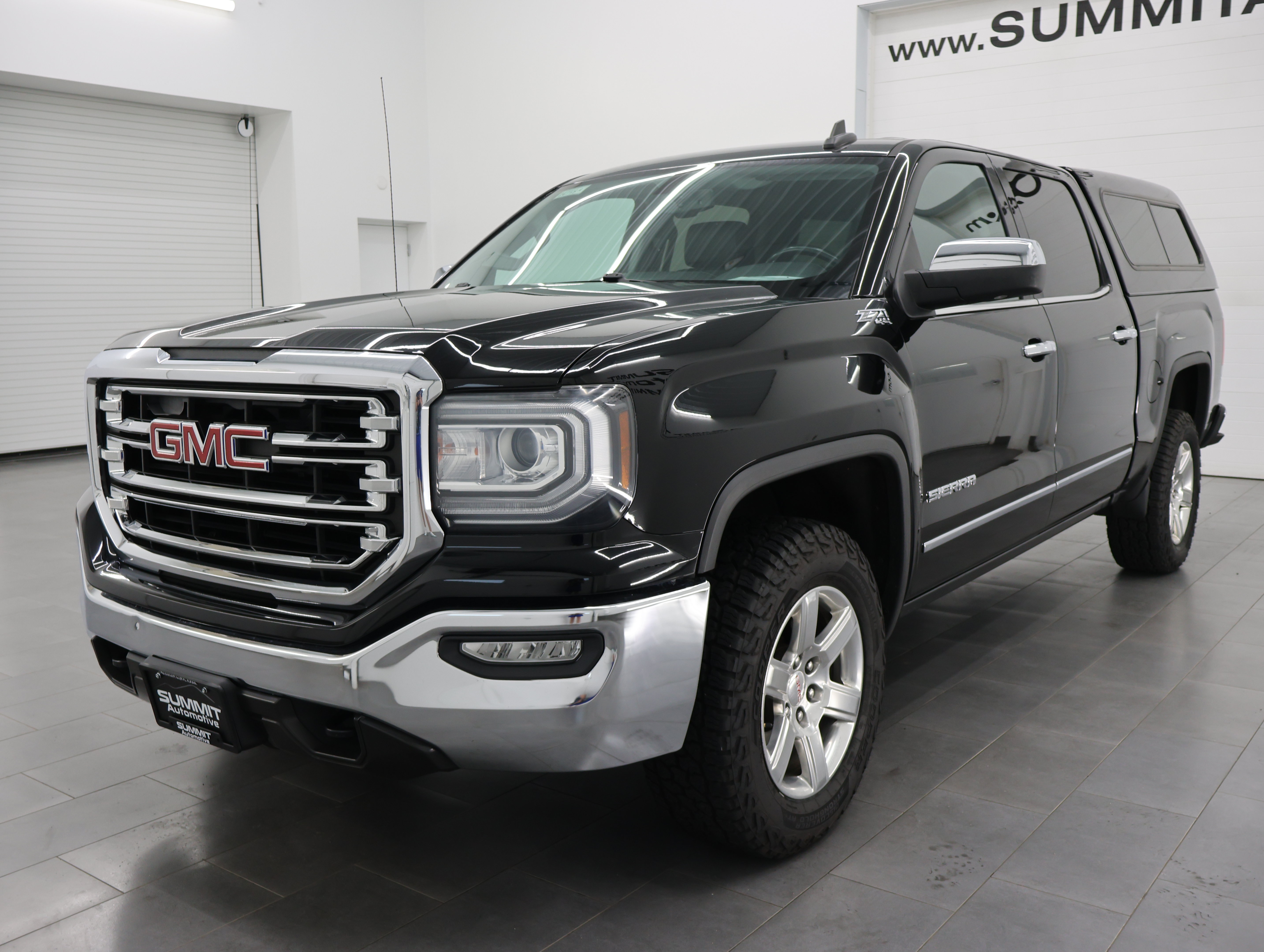 Used 2017 GMC Sierra 1500 SLT w/ Suspension Package, Off-Road AWD/4WD image 7