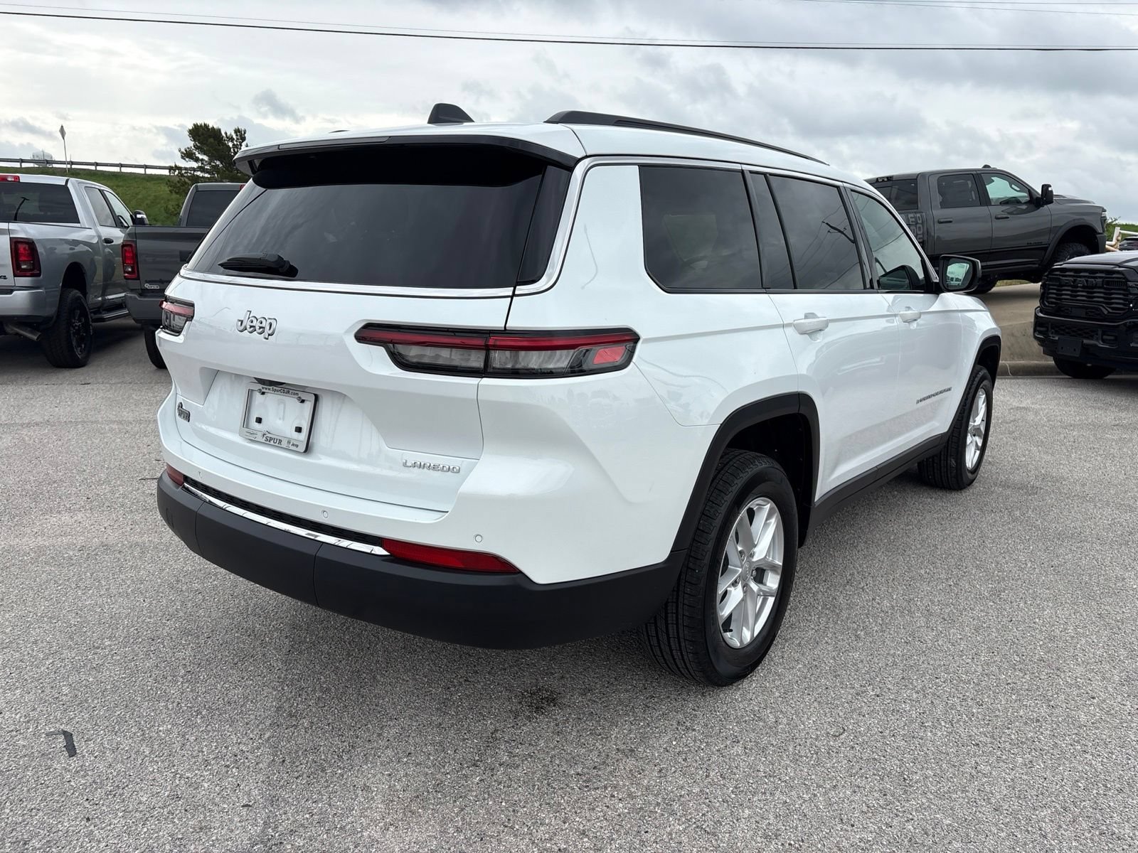New 2026 Jeep Grand Cherokee L Laredo RWD image 5