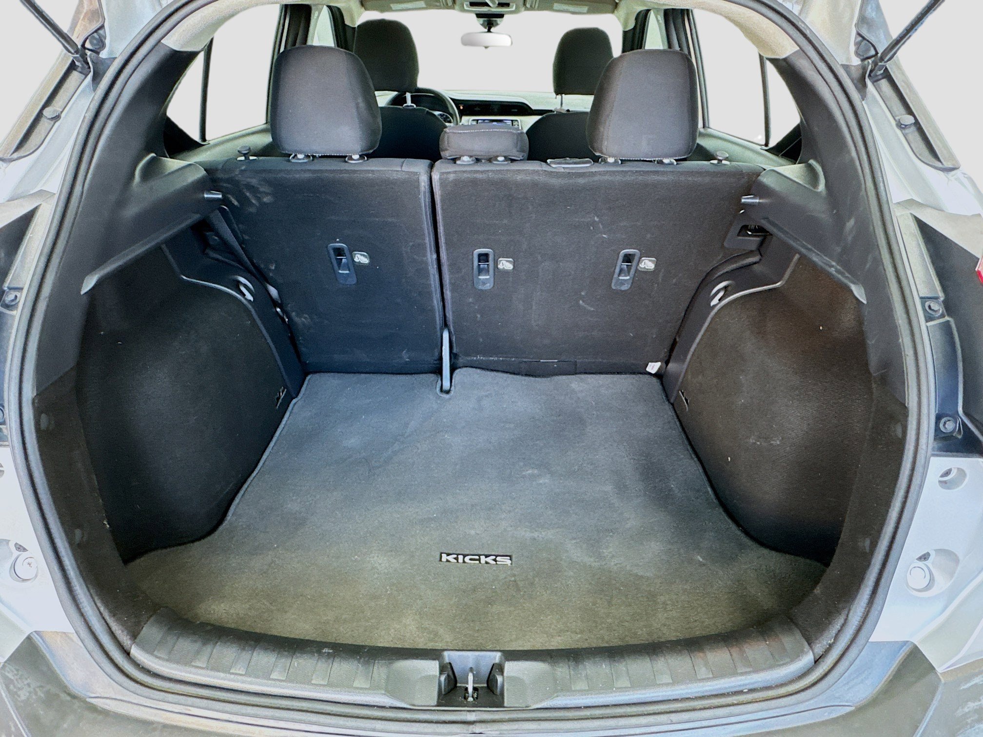 Used 2020 Nissan Kicks S FWD image 16