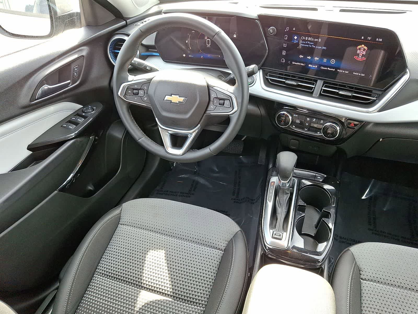 Used 2024 Chevrolet Trax LT w/ Driver Confidence Package FWD image 10