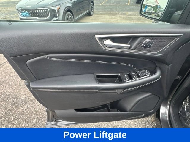 Used 2015 Ford Edge Titanium w/ Equipment Group 302A AWD/4WD image 10