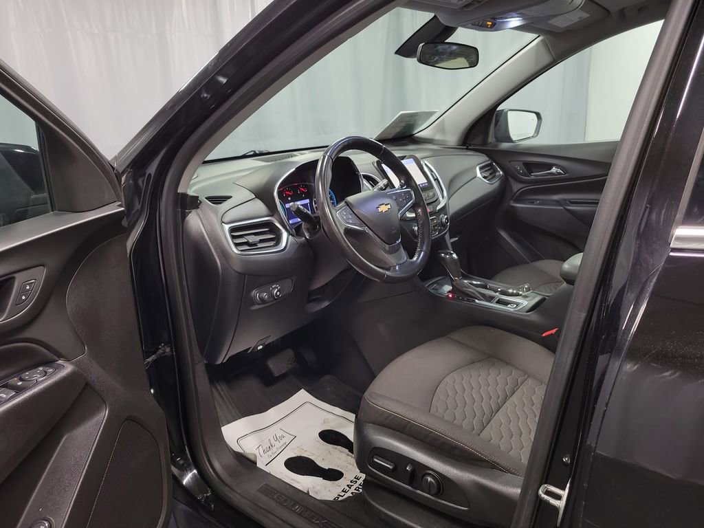 Used 2019 Chevrolet Equinox LT w/ Sun & Navigation Package image 13