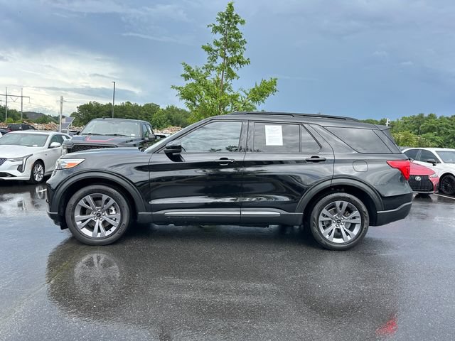 Used 2022 Ford Explorer XLT w/ Equipment Group 202A RWD image 2