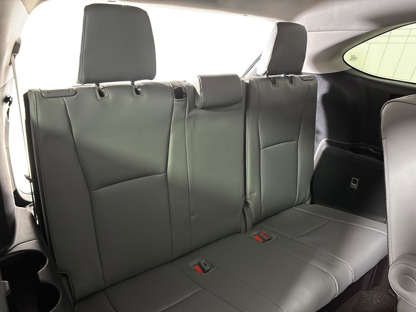 Used 2024 Toyota Highlander Platinum AWD/4WD image 17
