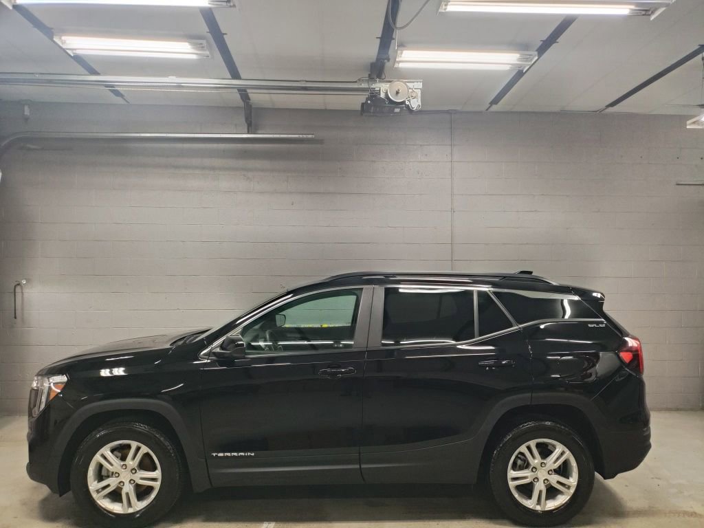 Used 2023 GMC Terrain SLE w/ Driver Convenience Package AWD/4WD image 17