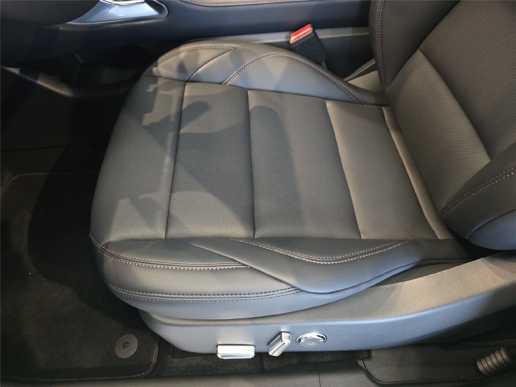 New 2026 Lincoln Nautilus Premier AWD/4WD image 13
