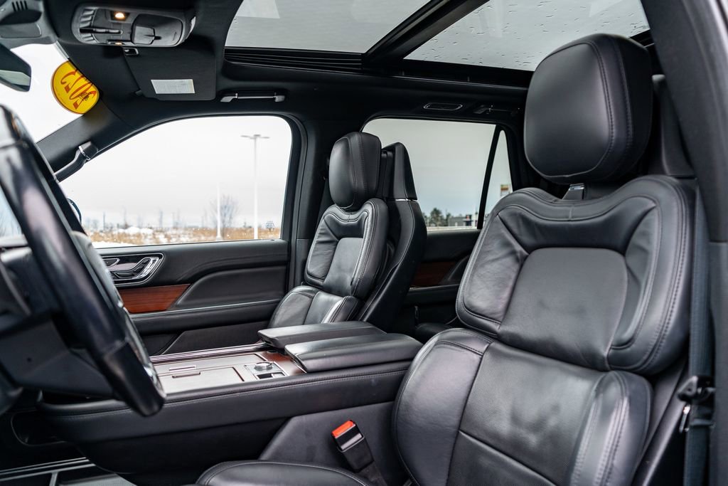 Used 2023 Lincoln Navigator Reserve image 22