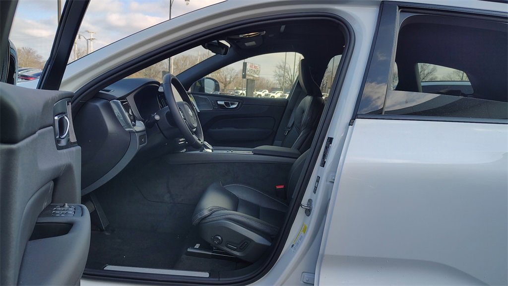 New 2026 Volvo XC60 B5 Ultra w/ Climate Package image 7