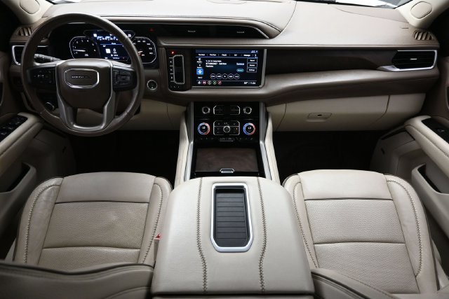 Used 2021 GMC Yukon XL Denali AWD/4WD image 23