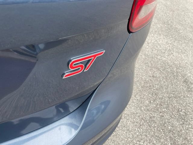 Used 2018 Ford Focus ST FWD image 9