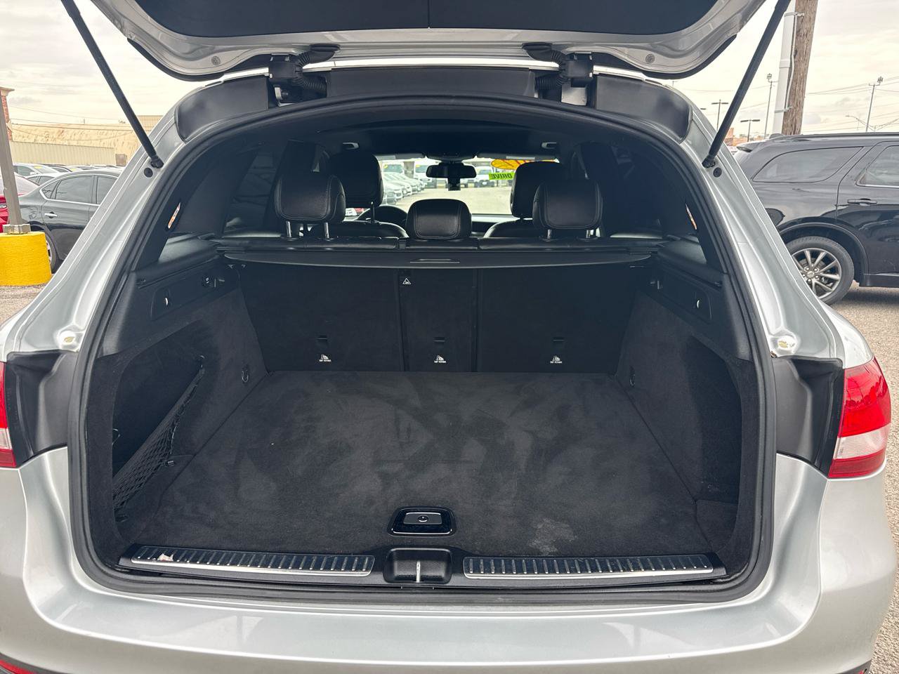 Used 2017 Mercedes-Benz GLC 300 4MATIC image 8
