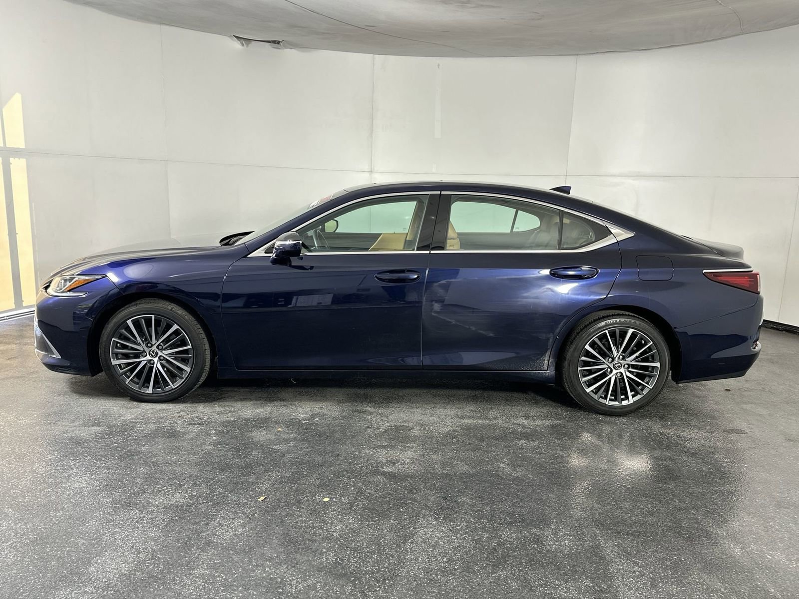 Used 2022 Lexus ES 350 w/ Premium Package image 8
