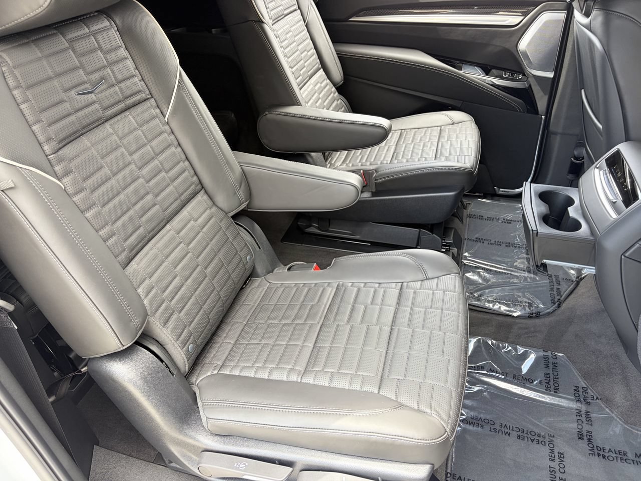 Certified 2026 Cadillac Escalade ESV V AWD/4WD image 14