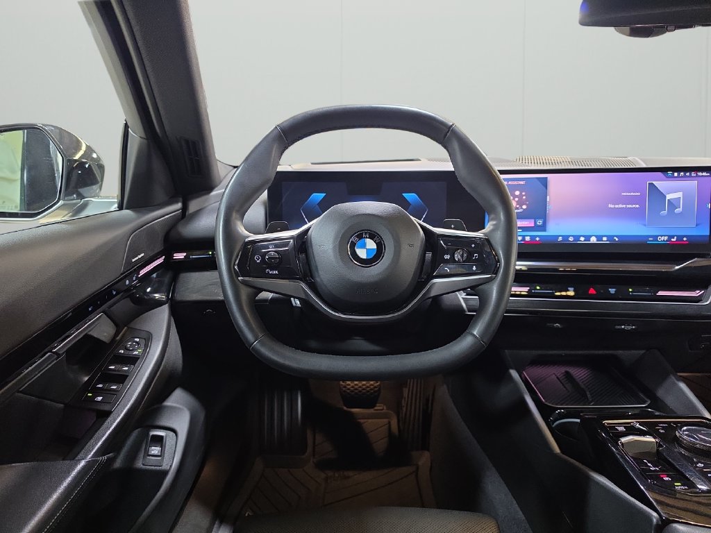 Used 2024 BMW 530i xDrive AWD/4WD image 19