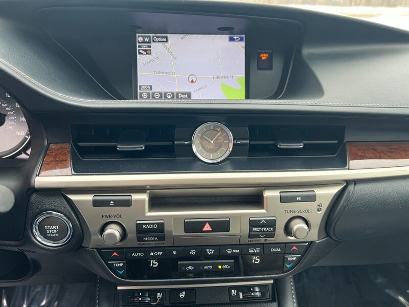 Used 2016 Lexus ES 350 w/ Navigation System Package image 15