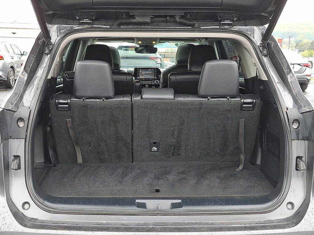 Used 2022 Toyota Highlander XLE FWD image 26