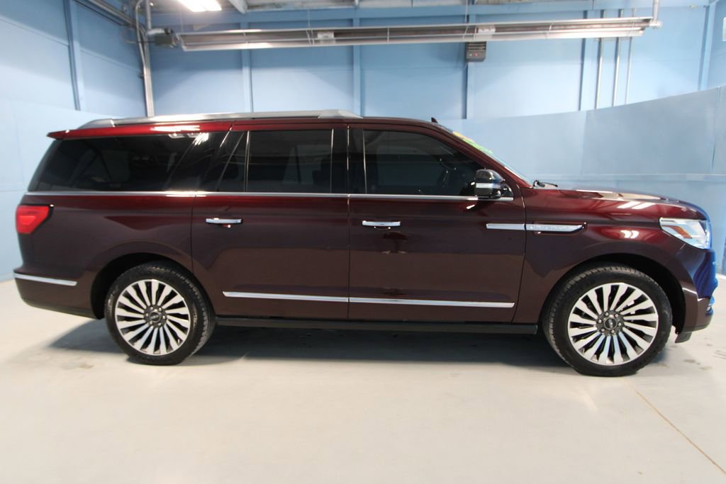 Used 2018 Lincoln Navigator L Reserve image 40