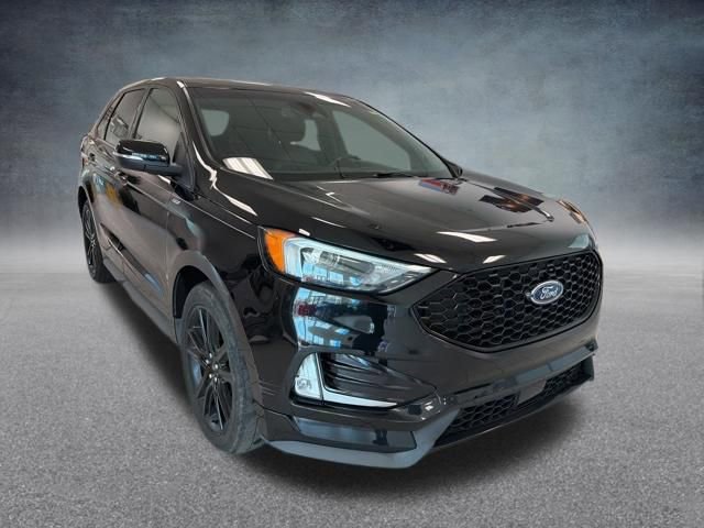 Used 2020 Ford Edge ST-Line w/ Cold Weather Package image 5