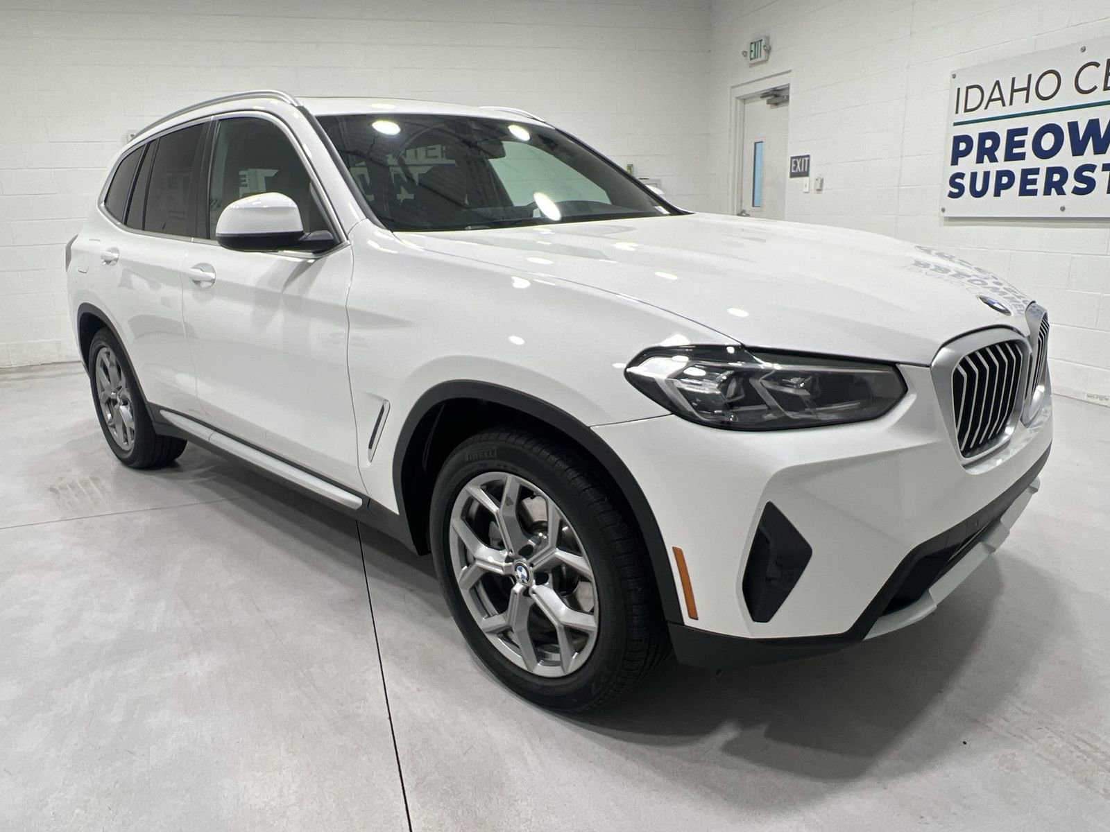 Used 2024 BMW X3 xDrive30i AWD/4WD image 2