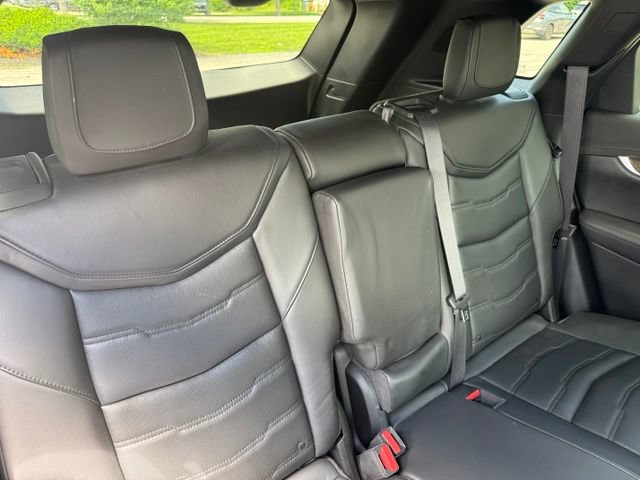 Used 2017 Cadillac XT5 Platinum w/ Driver Assist Package AWD/4WD image 33