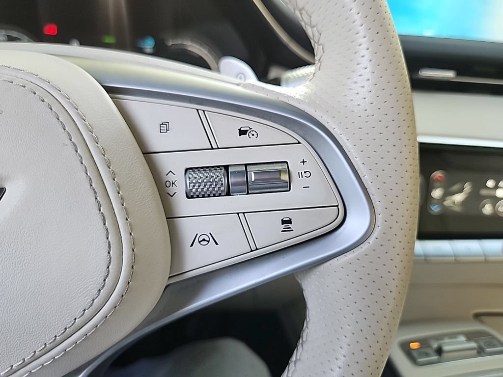 Used 2023 Genesis Electrified GV70 AWD/4WD image 8