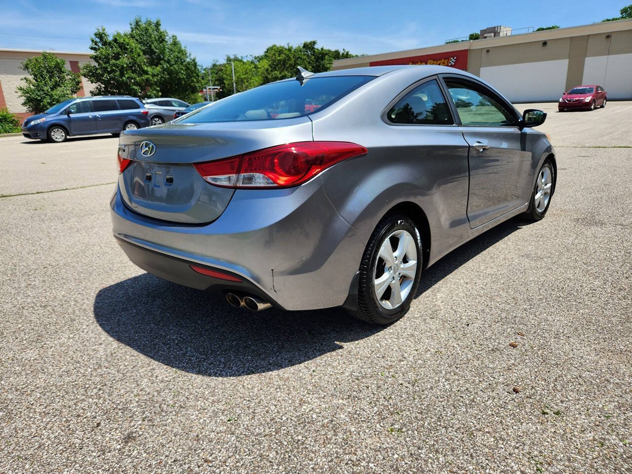 Used 2013 Hyundai Elantra FWD image 6