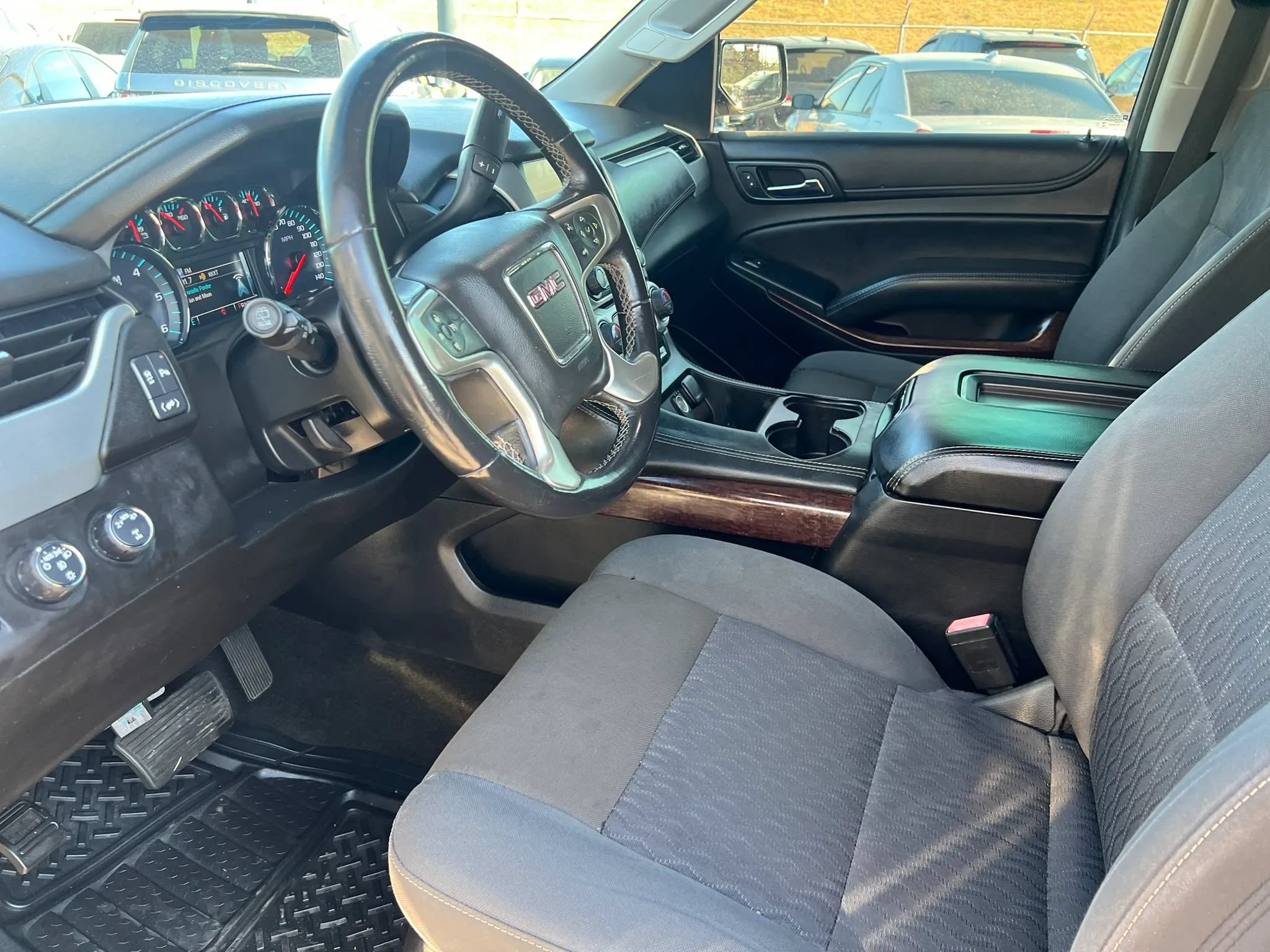 Used 2018 GMC Yukon SLE w/ SLE Value Package AWD/4WD image 11