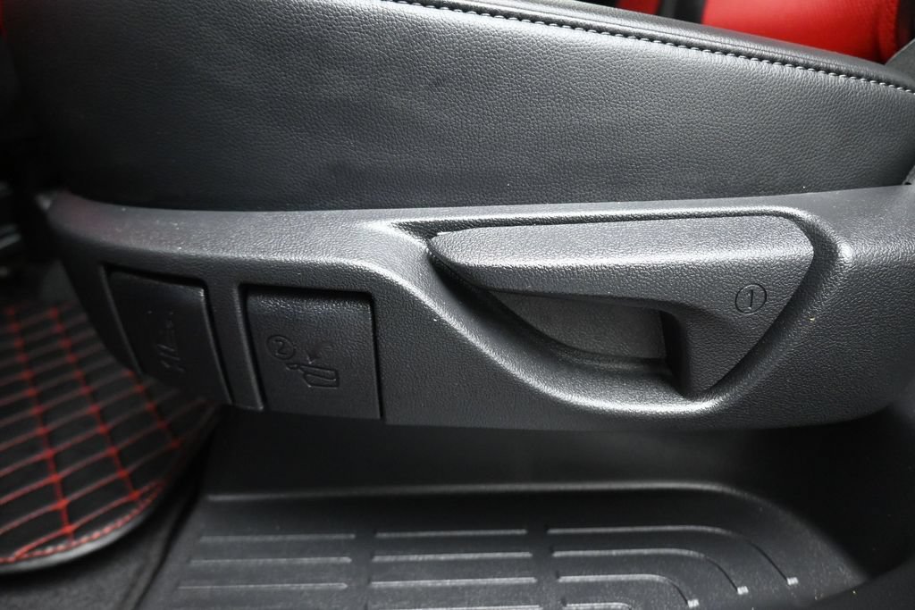 Used 2023 Toyota Highlander XSE FWD image 38