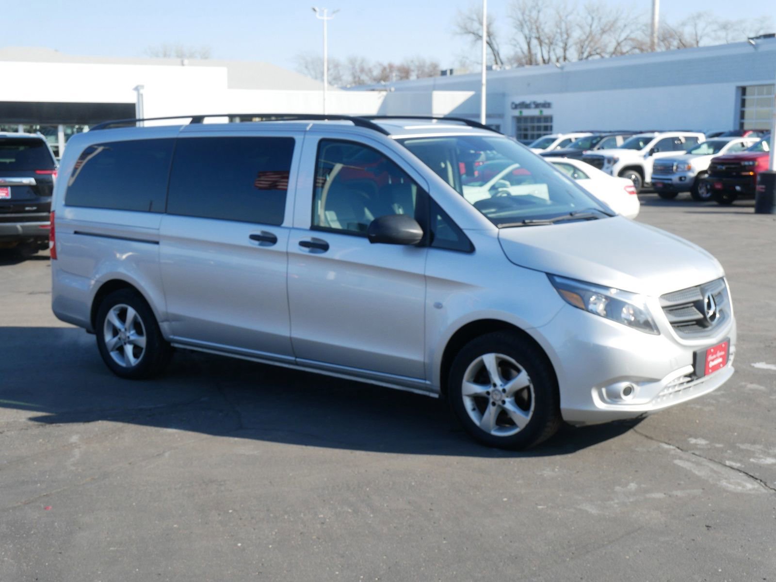 Used 2016 Mercedes-Benz Metris Passenger image 3