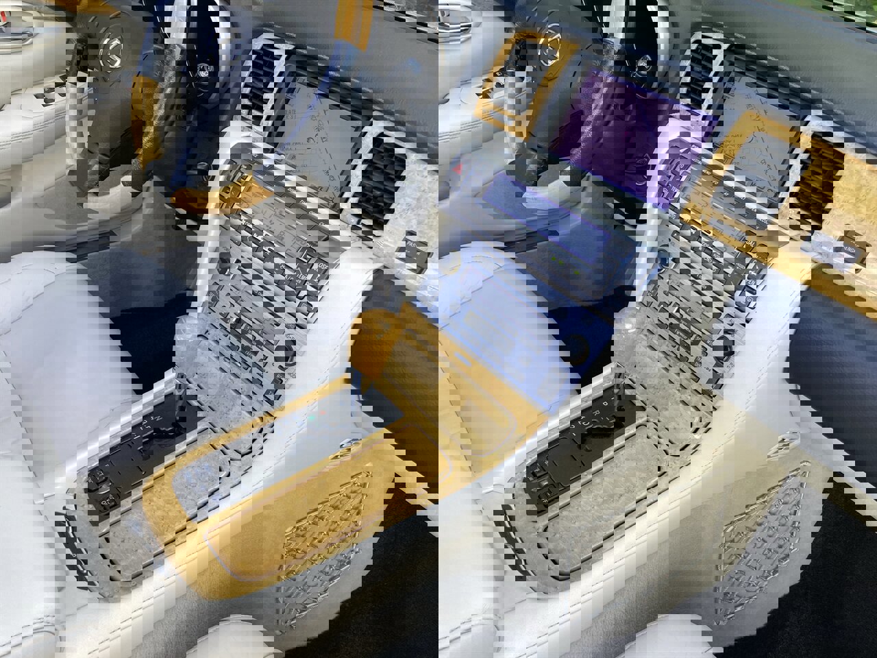 Used 2004 Lexus SC 430 Convertible image 30