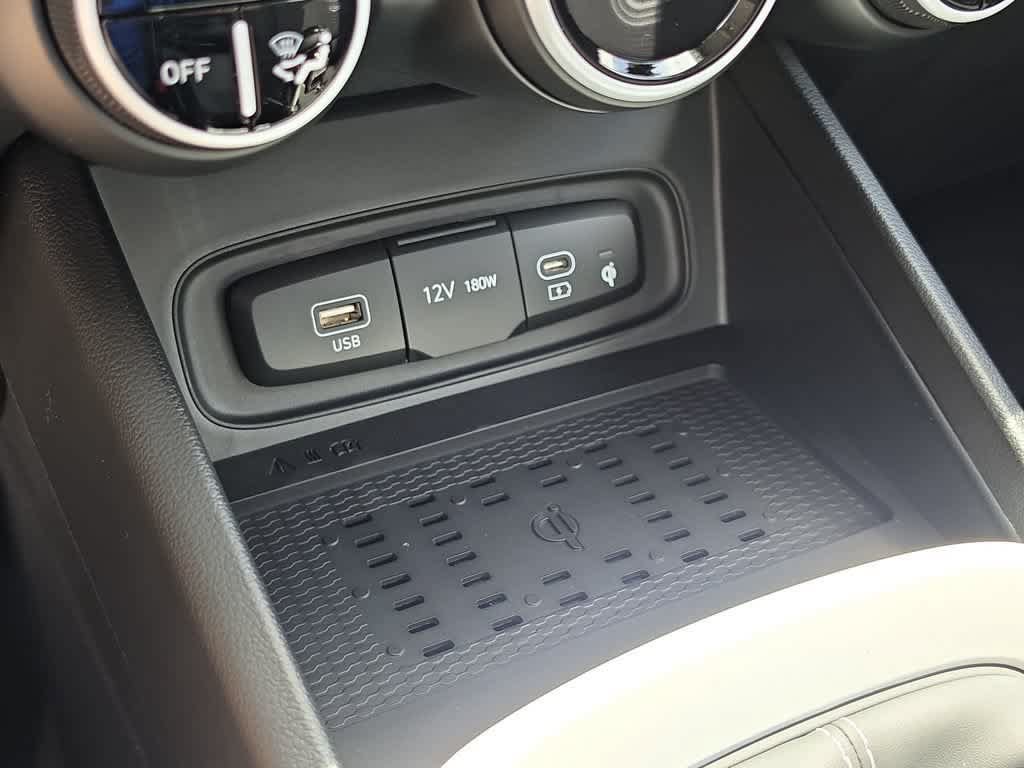 New 2026 Hyundai Venue SEL FWD image 32