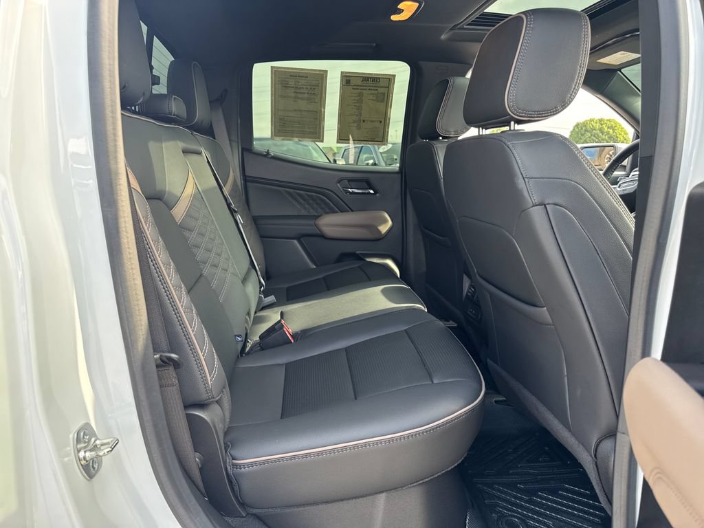 Used 2024 GMC Canyon Denali AWD/4WD image 11